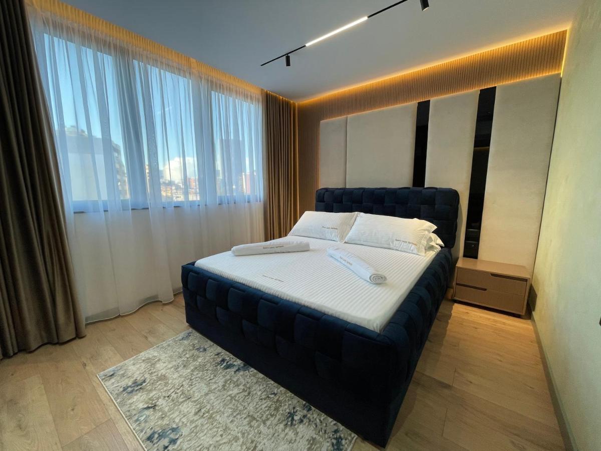 Queens Luxury Apartments Tirana Esterno foto