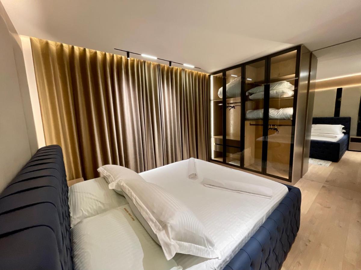 Queens Luxury Apartments Tirana Esterno foto